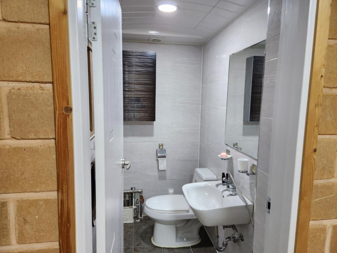 Bathroom 2, Samhyeongjebonggil Pension, Gangneung
