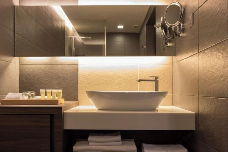 Bathroom 4