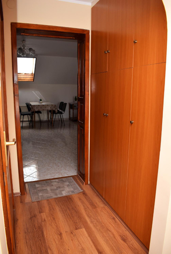 Others 5, Nora apartman, Siklósi