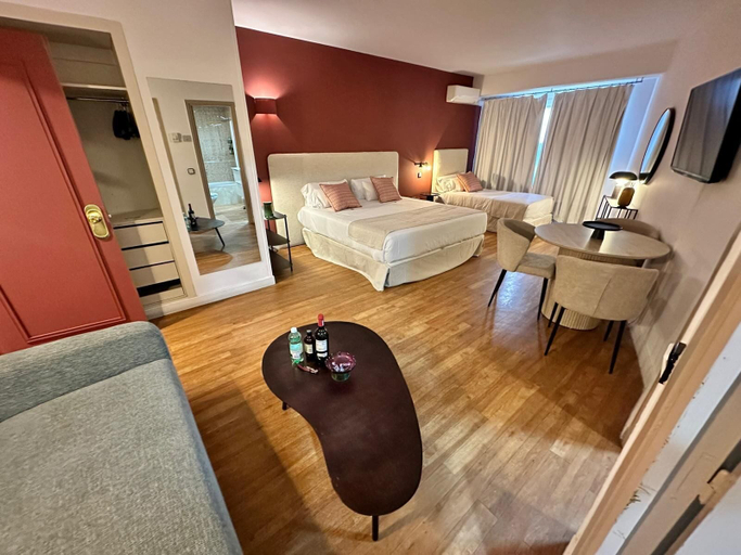 Bedroom 5, Aparthoteltribunal, Madrid