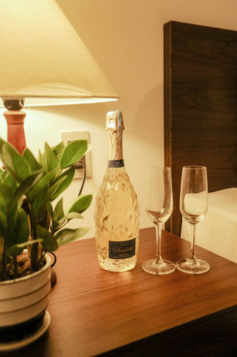 Food & Drinks, AUI Nguyễn Trãi, Ngô Quyền