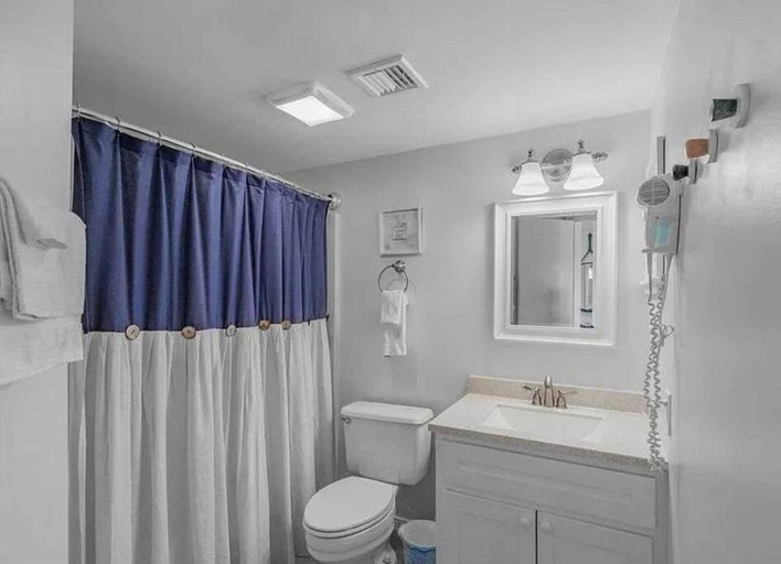Bathroom 3, Sugar Sands-Luxury 1st Floor 2BR 2BA Private Beach, Baldwin