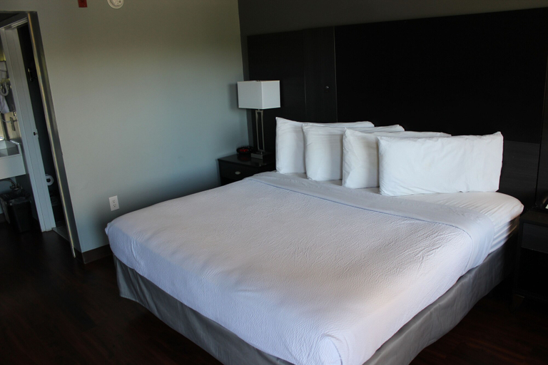 Bedroom 3, Riverfront Inn, Horry