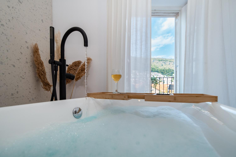 Others 4, Shee-Lu Suites, Dubrovnik