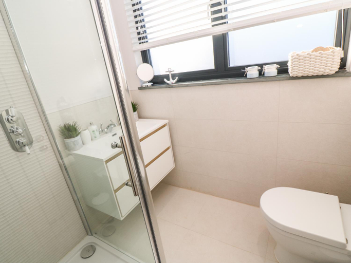 Bathroom 3, Driftwood Haven, Cornwall