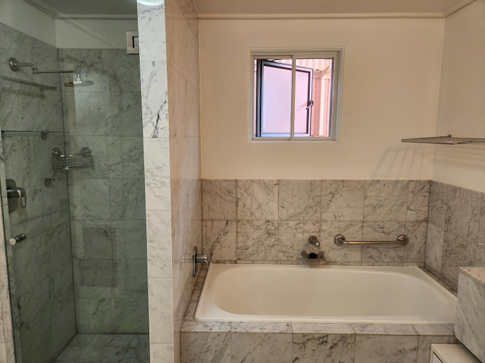 Bedroom 4, Water View. 1bedroom Sleeps 2. WI-FI, Wash Machine, Gold Coast