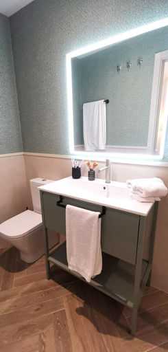 Bathroom 4, Puerta de la Ribera Suites, Córdoba