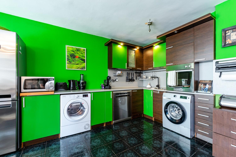 Others 3, The Green Apartment 2BR - free parking, Stolichna
