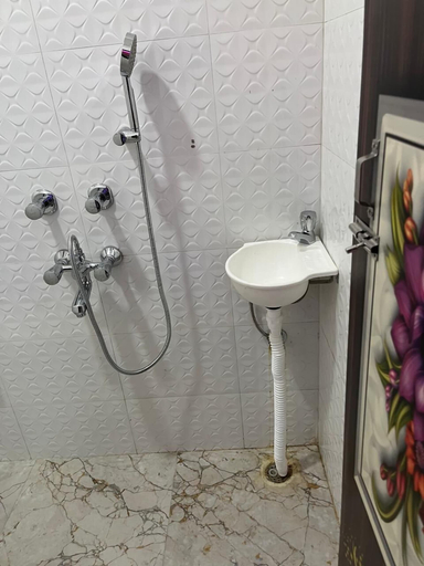 Bathroom 4, Sindura Lodge, Puri
