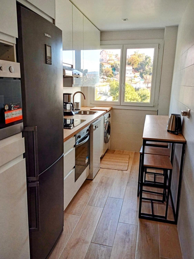 Others 3, Private room in renovated apartment - Tram 1 min walk, Alpes-Maritimes