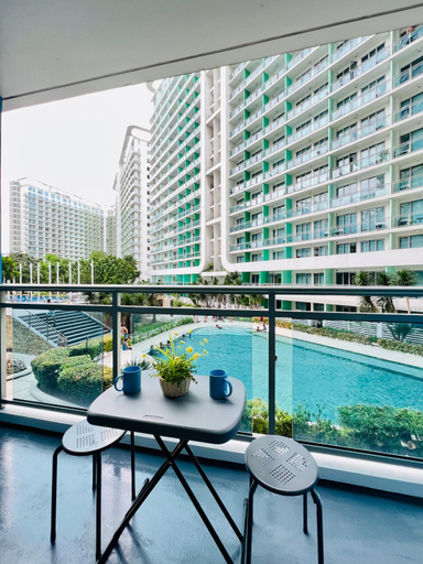 4, Azure Pool View w/ Netflix & Wifi Boracay Tower, Parañaque