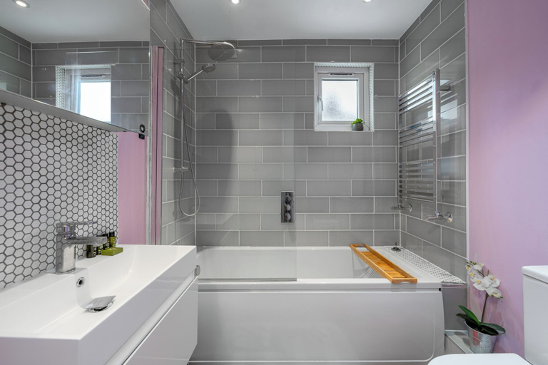 Bathroom 2, Claremont Apartment B - London, London