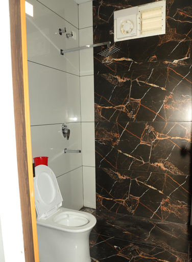 Bathroom 3, Viceroy Inn Homestay, Ernakulam