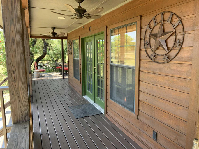 Others 2, Hill Country Hideout, Bandera