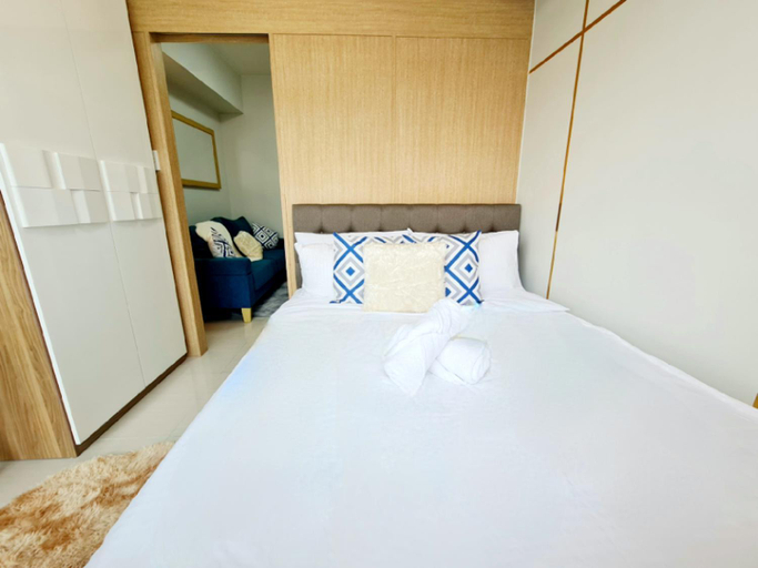 Others 2, Grass Residences T4 38th, Quezon City