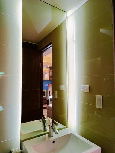 Bathroom 4, Two Palmtree Villas Across Manila Airport Terminal 3 -JJRMK Condotel, Pasay City