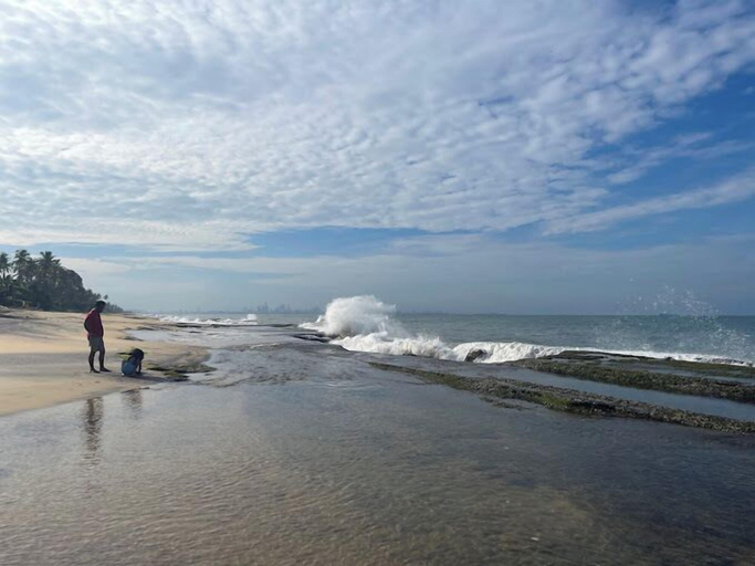 Others 3, Saprin Beach Resort, Wattala