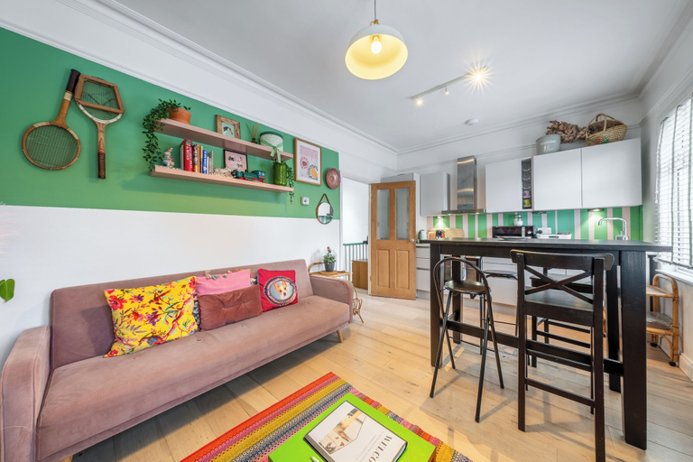 Others 5, Claremont Apartment B - London, London