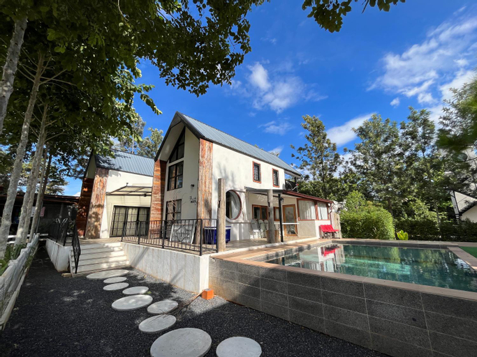 Exterior 9