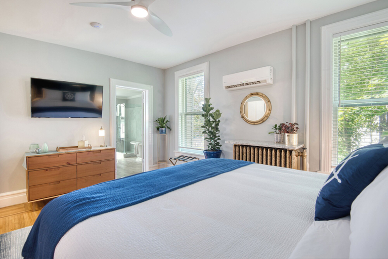 Bedroom 2, Hudson Navigator, Columbia