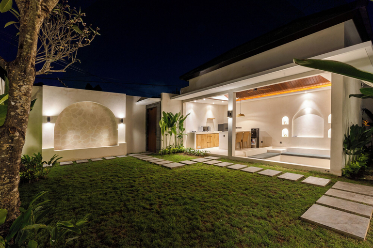 Exterior 14