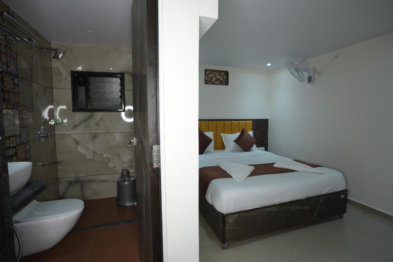 Bedroom 2, Megh Inn, Thane