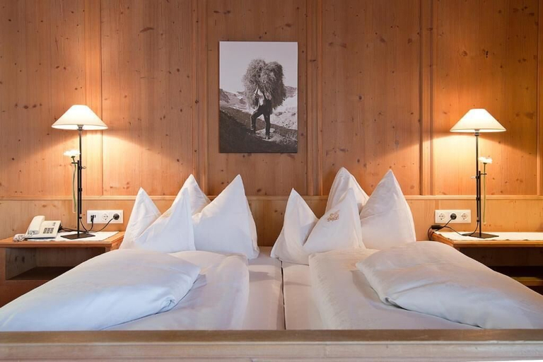 Bedroom 3, Hotel Englhof, Schwaz