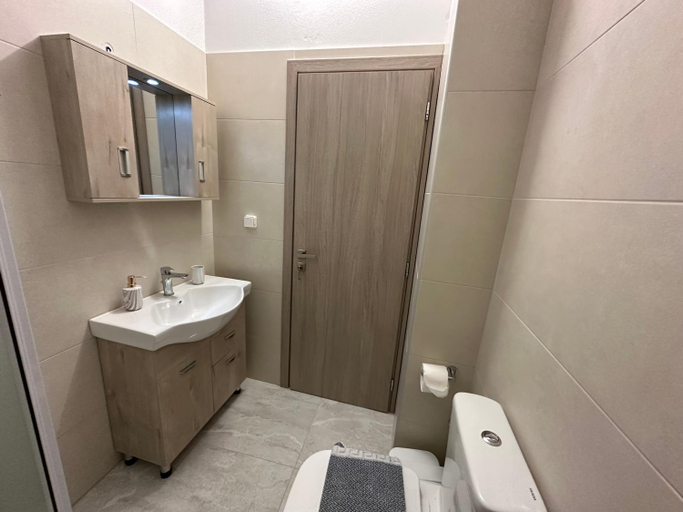 Bathroom 2, Angel Homes, Crete