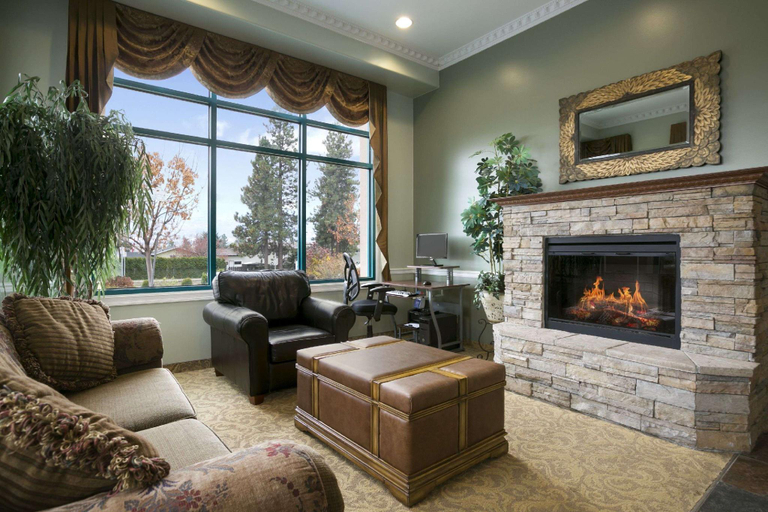 Public Area 2, Ramada Limited Merritt, Thompson-Nicola