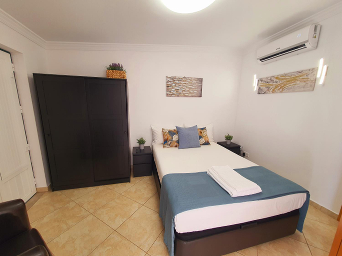 Others 5, Casa da Vera, Faro