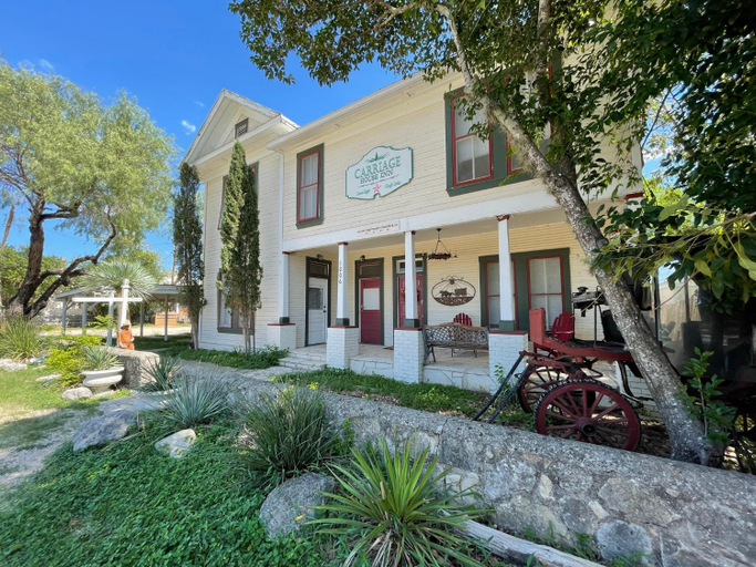 Others 3, Carriage House - Medina Suite 1, Bandera