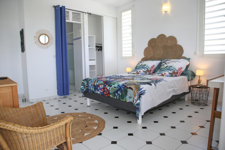 Others 4, Villa Theo , chambre d'hotes , petit dejeuner, table d'hotes, Sainte-Anne