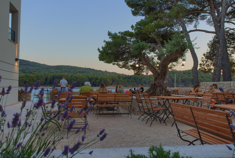 Food & Drinks 2, Mamin san, Cres