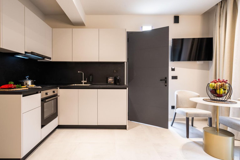 Others 5, Hara Suites, Epirus