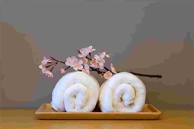 Food & Drinks, Tokyo Cherry Blooming Hotel Ueno 3 minutes from Tokyo Super Center Ueno Park and 1 minute from the subway. Excellent location and super bustling. Free wifi Dyson hair dryer EOA, Bunkyō