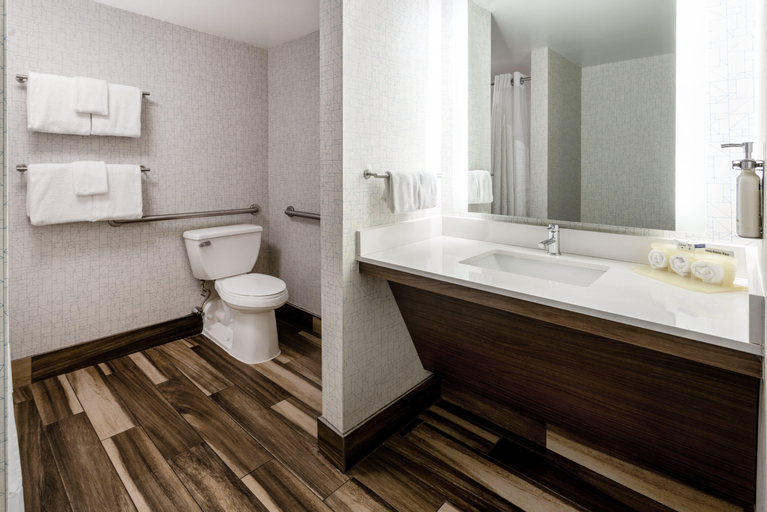 Bathroom 28
