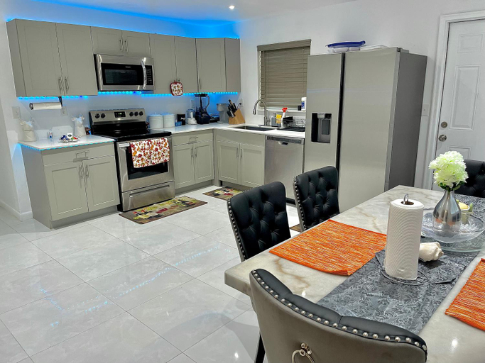 Kitchen 5, New Air VACATION FUN, Broward