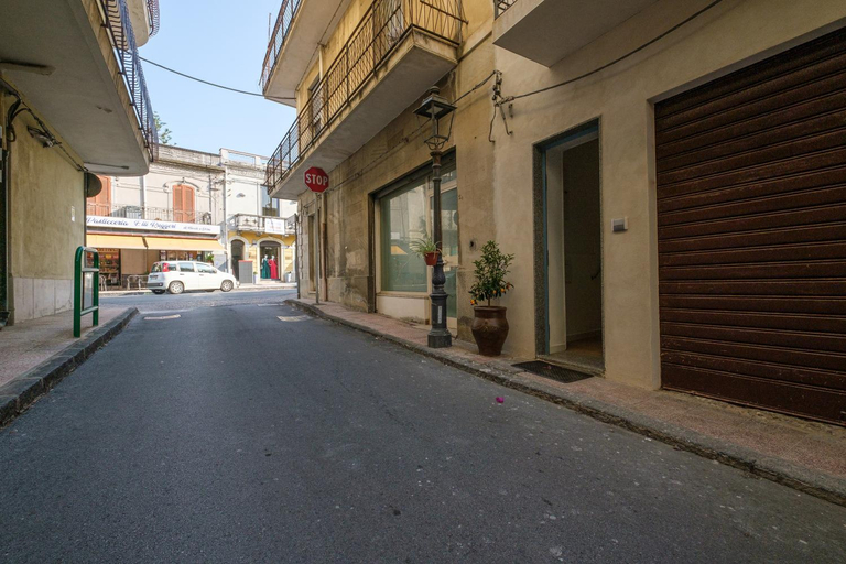 Others 5, Mira casa, Messina