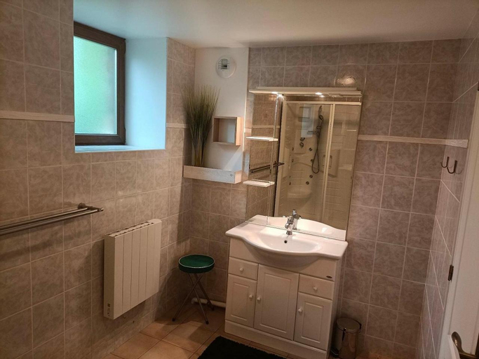 Bathroom 12