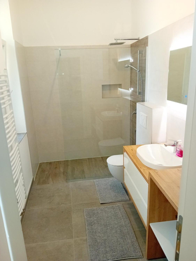 Bathroom 2, Apartments Studio Center, Sarajevo
