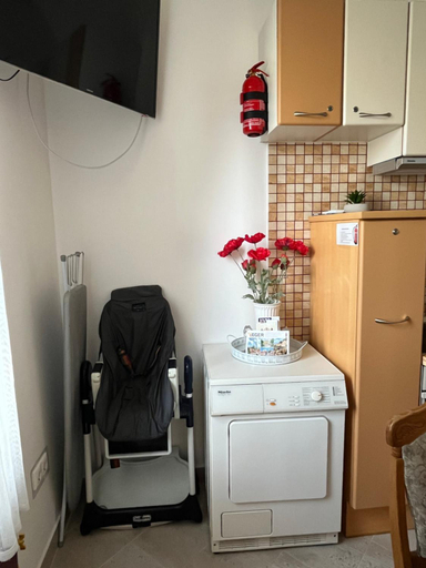 Others 4, Vito Apartman, Eger
