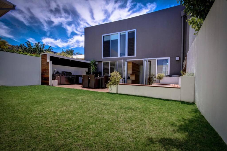 Modern house close to CBD & Adelaide Oval, Adelaide