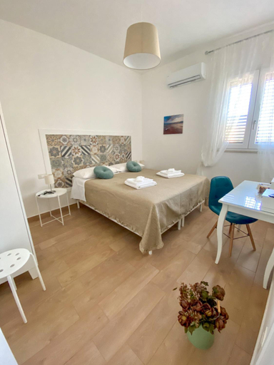 Others 4, Casa vacanze Almasalo, Syracuse