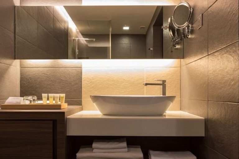 Bathroom 4
