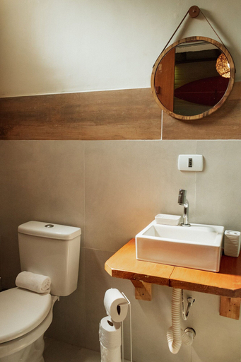 Bathroom 3, Surfway Ilha do Mel, Paranaguá