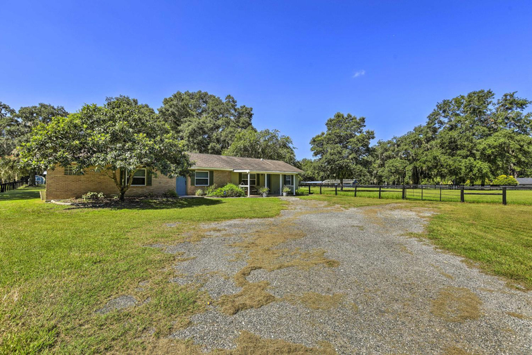 3, Pet-Friendly Home Close to WEC Ocala!, Marion
