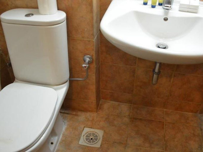 Bathroom 3