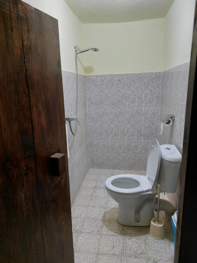 Bathroom 23