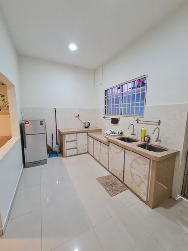 Others 4, Air-home No.135 Kpg Boyan /6pax/2 parking/Netflix, Larut and Matang