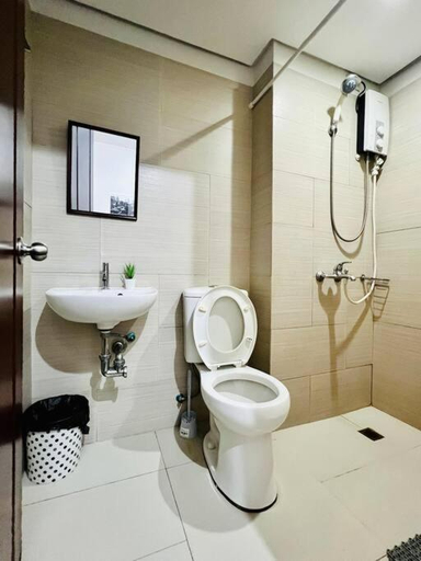 Bathroom 4, Anuva Condominium with Netflix, Muntinlupa